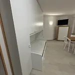 Flora شقة كاستيلساردو